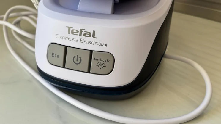 Tefal Express Essential steam generator iron